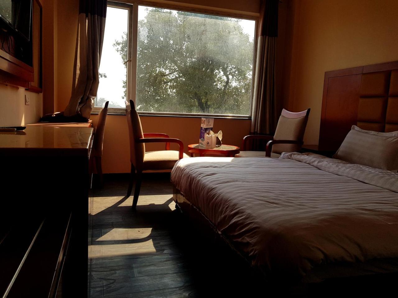 Hotel Blue Lagoon Haridwār Esterno foto