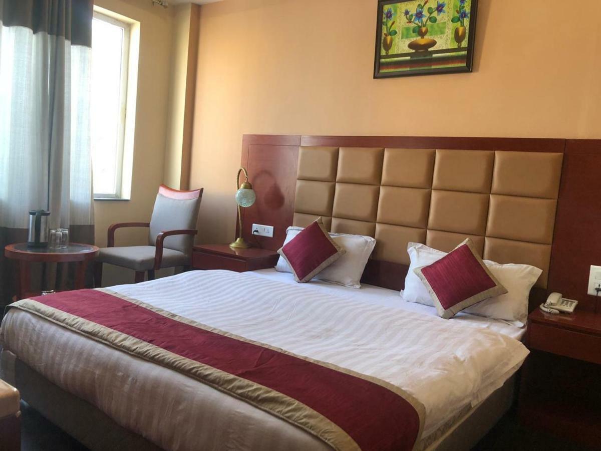 Hotel Blue Lagoon Haridwār Esterno foto